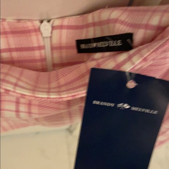 Cute brandy Melville skirt - Picture 2 of 3